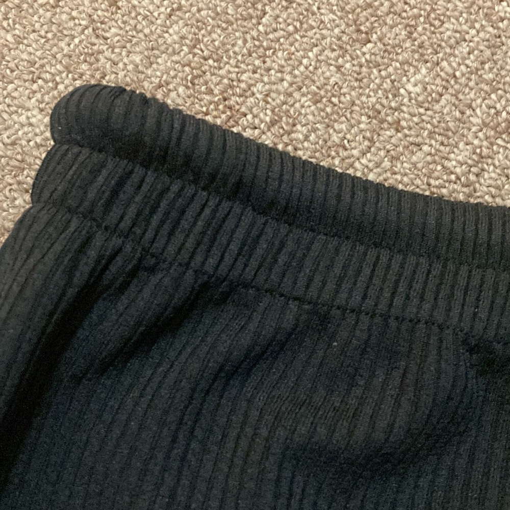 Silk & Salt Black Ribbed Shorts with Drawstring Waist - Picture 4 of 14